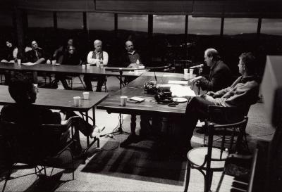 Stephen Scott addresses his fellow OM 9 participants, Woodside, 2003 (cropped image)