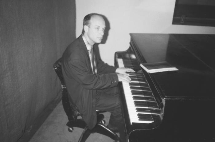 Brian Eno at the piano in the KPFA studios during the Brian Eno Day Marathon, 1988