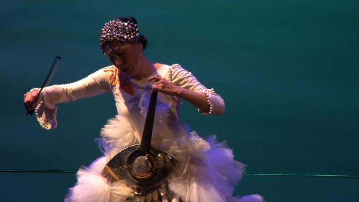 Dohee Lee with her eye harp performing “Ara” during OM 18, San Francisco CA (2013)