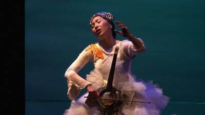 Dohee Lee with her eye harp performing “Ara” during OM 18, vs. 4, San Francisco CA (2013)
