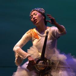 Dohee Lee with her eye harp performing “Ara” during OM 18, vs. 4, San Francisco CA (2013)