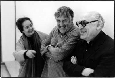 Maria de Alvear, looking right at Fred Frith and Michael Nyman, half length portrait, Woodside, CA (2005) 