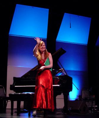 Pianist Sarah Cahill onstage after performing Kyle Gann’s “Time Does Not Exist” at OM 16, San Francisco CA (2011)