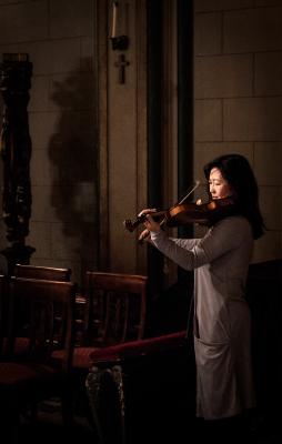 Violinist Yumi Hwang-Williams rehearsing before the first concert of OM 22, San Francisco CA (February 18, 2017)