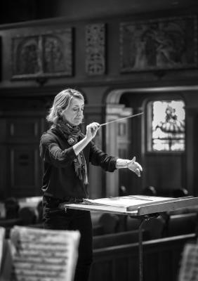 Nicole Paiement conducting during rehearsals for Lou Harrison's gamelan works performed at OM 22, San Francisco, CA (May 20, 2017)